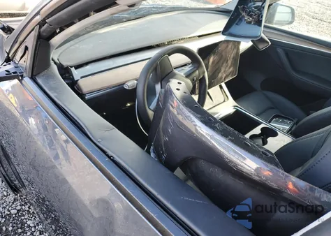 2023 Tesla Model Y z USA, uszkodzony, nr VIN 7SAYGDEE4PF899390